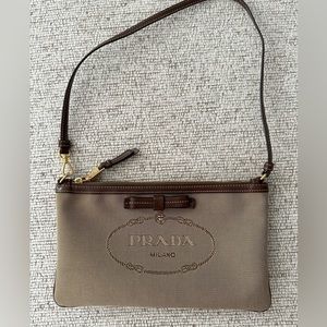 Authentic Prada shoulder bag 🤎